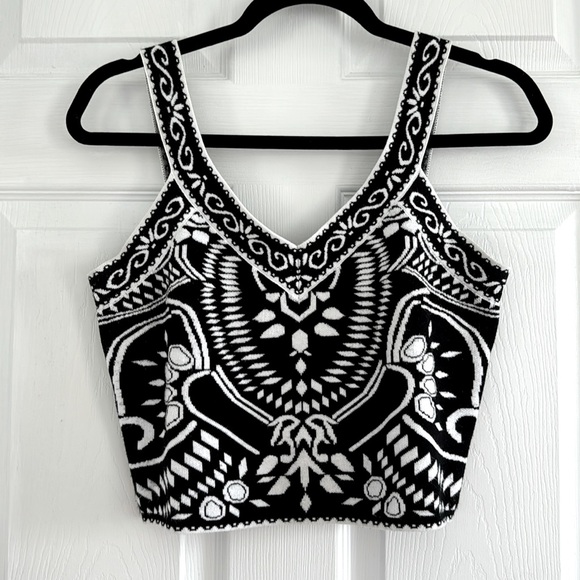 Express Tops - Express Black and White Knit Tank Size M